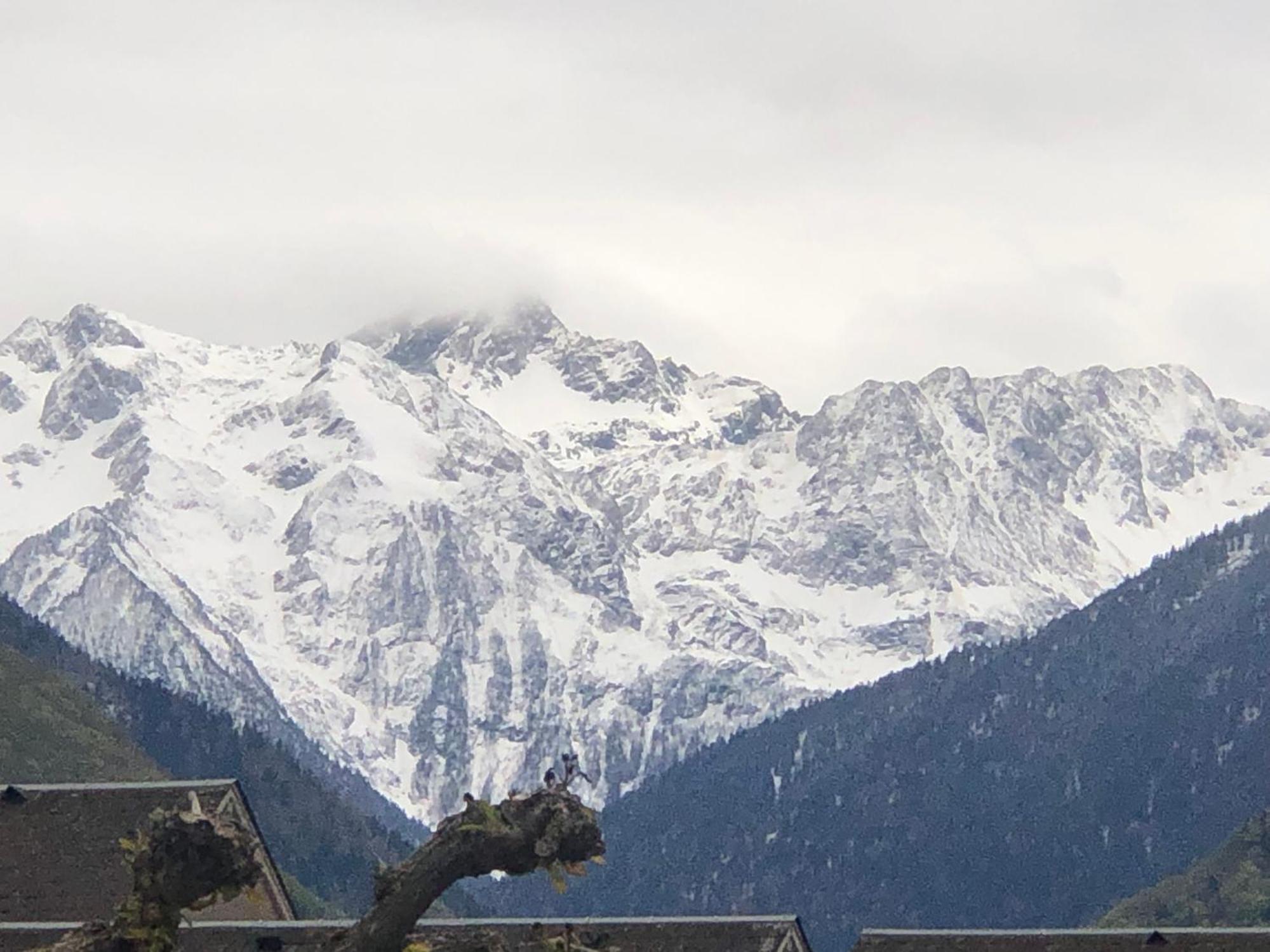 Appart T 3 Bagneres-De-Luchon Vue Montagne - Piscine Mi Juin 외부 사진